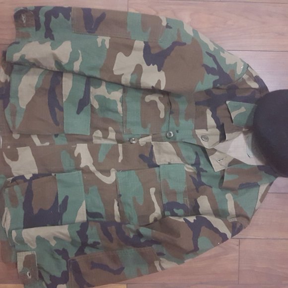 Woodland Camo Shirts Size small - Picture 6 of 9